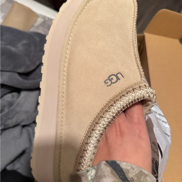 UGG Tasman slipper in mustard seed - Picture 2 of 5